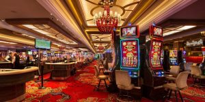 Đổi tiền thật sang chip cược là luật bắt buộc khi chơi Casino